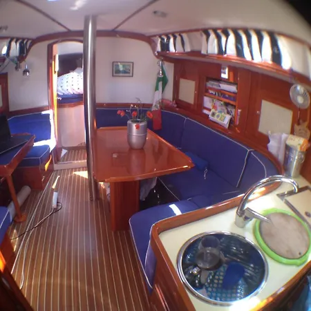 Biennale Luxury Sail Boat Botel *